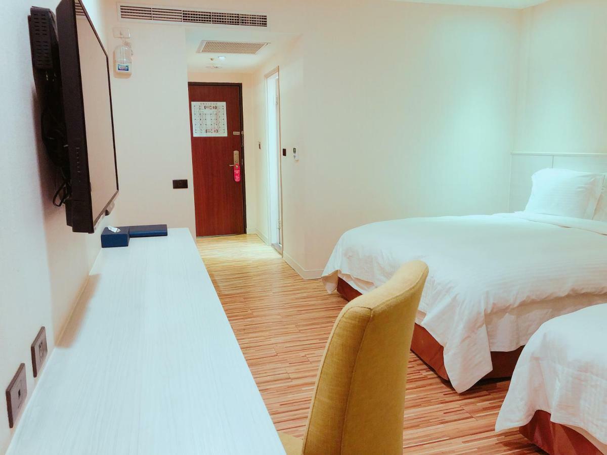 Wemeet Hotel Pingtung Eksteriør billede