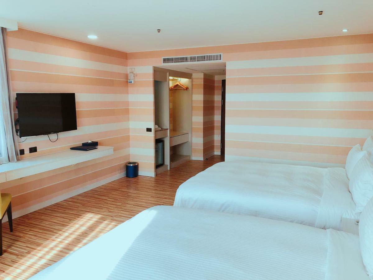 Wemeet Hotel Pingtung Eksteriør billede