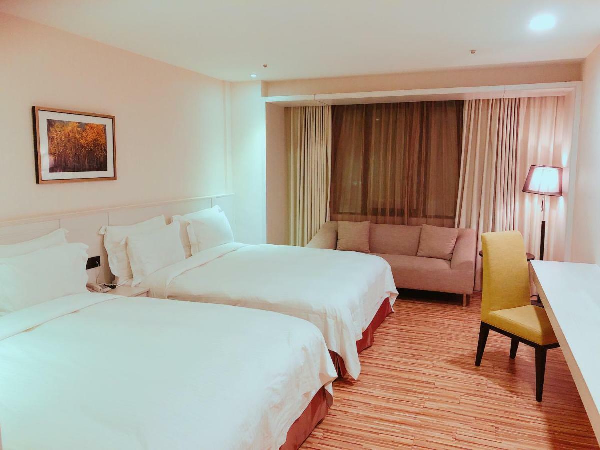 Wemeet Hotel Pingtung Eksteriør billede