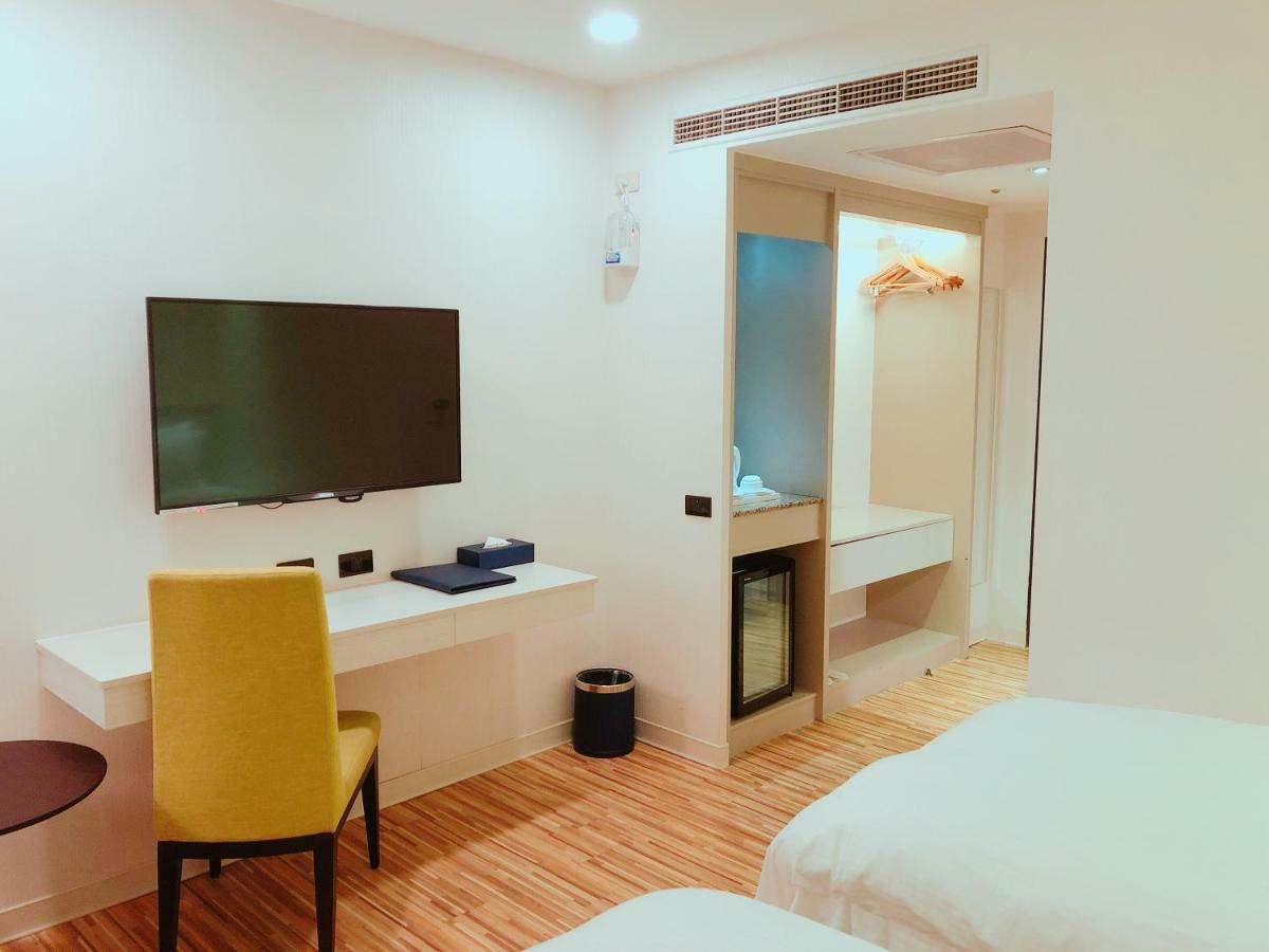 Wemeet Hotel Pingtung Eksteriør billede