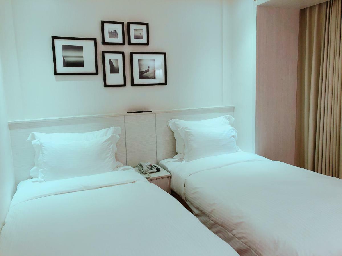 Wemeet Hotel Pingtung Eksteriør billede