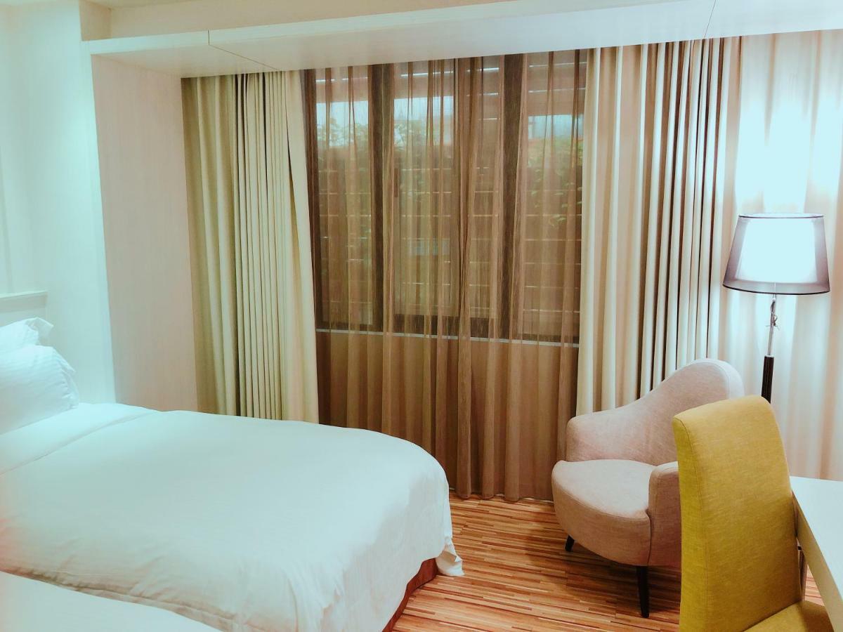Wemeet Hotel Pingtung Eksteriør billede